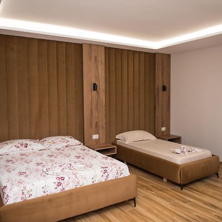New Donantelo Hotel Vlorë Εξωτερικό φωτογραφία
