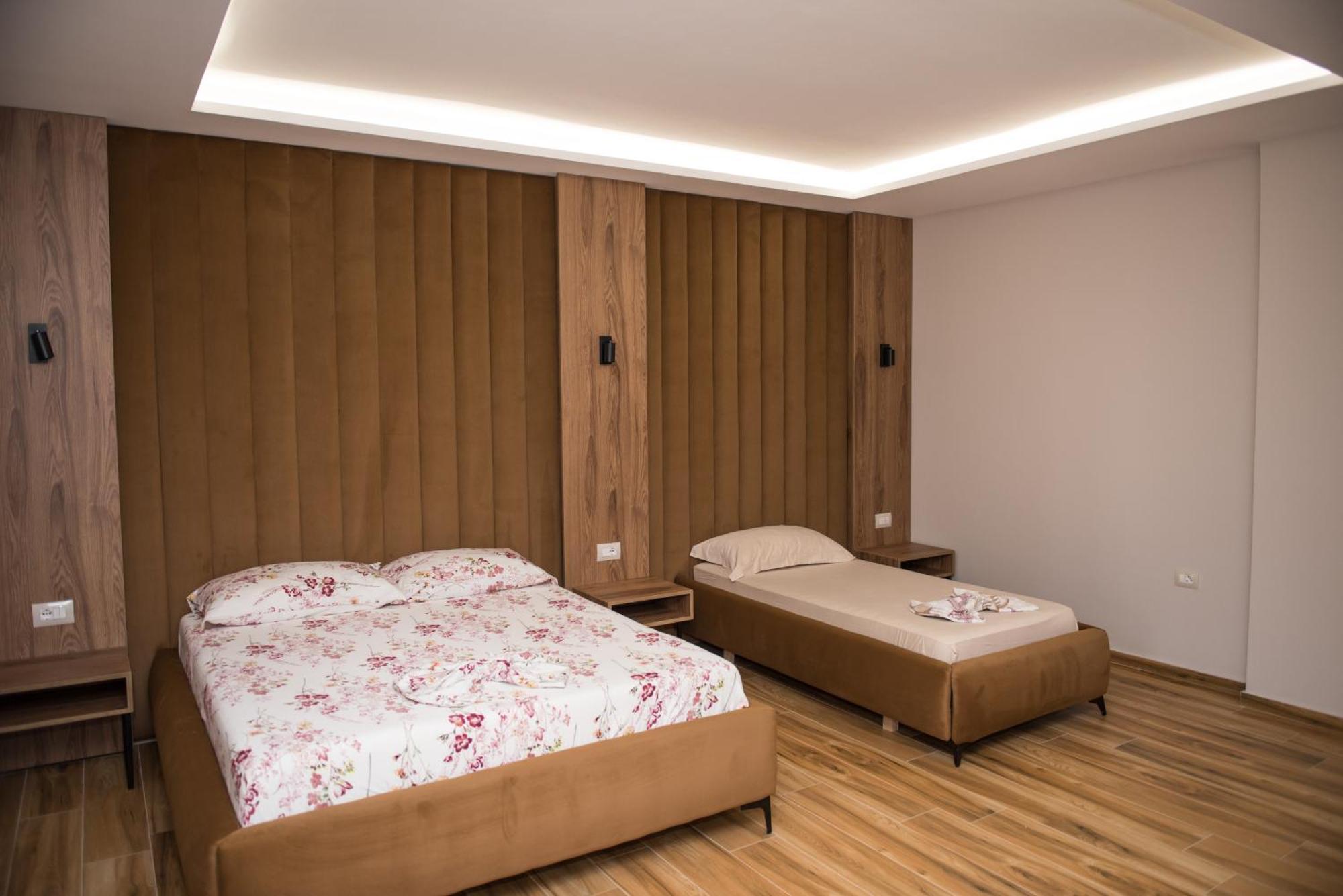New Donantelo Hotel Vlorë Εξωτερικό φωτογραφία