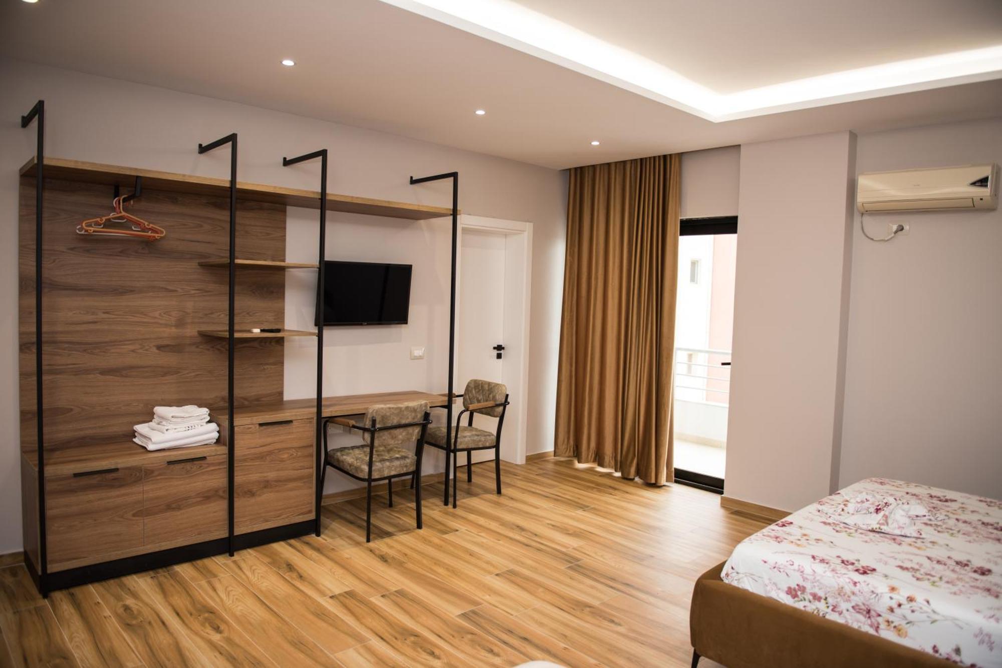 New Donantelo Hotel Vlorë Εξωτερικό φωτογραφία