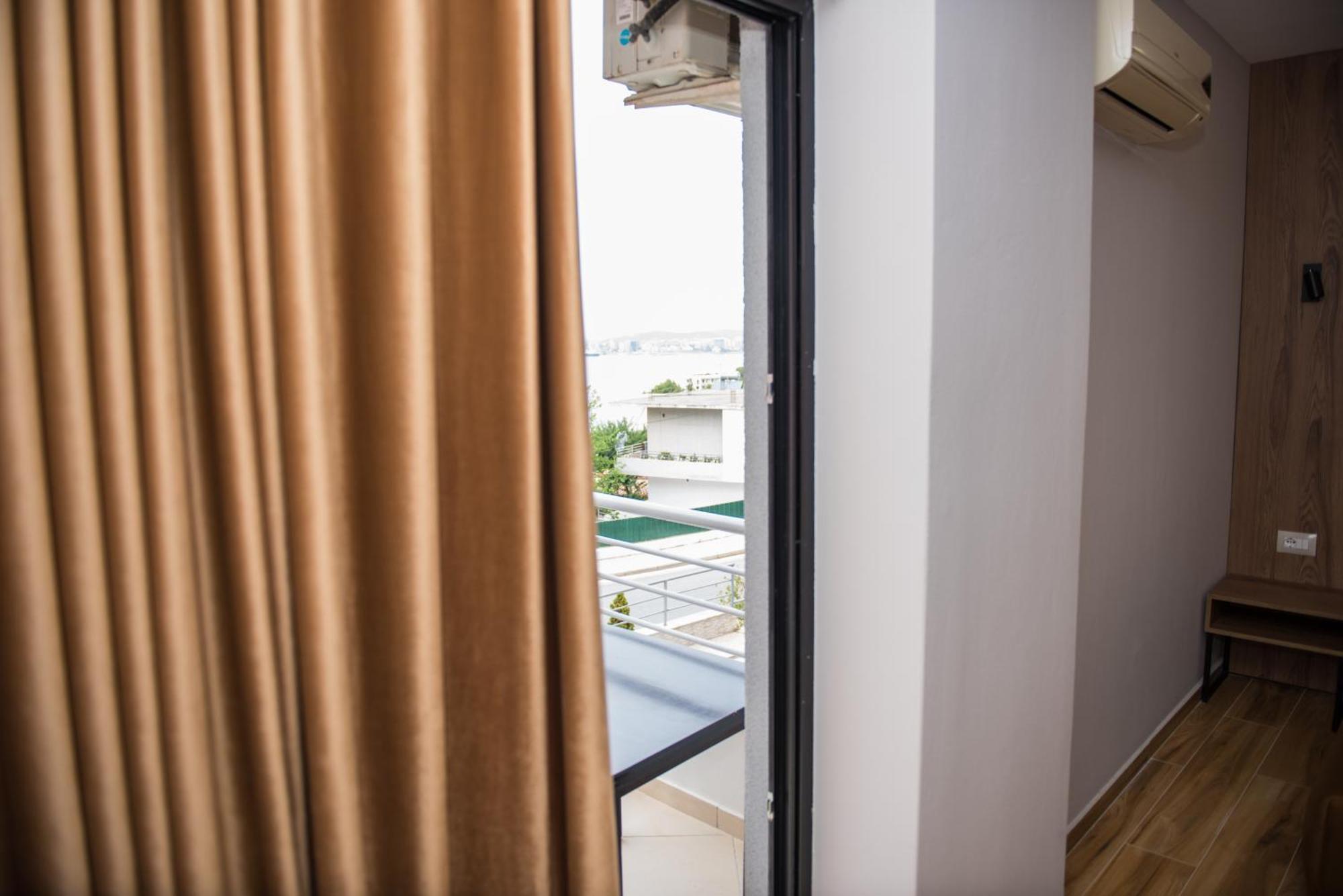 New Donantelo Hotel Vlorë Εξωτερικό φωτογραφία
