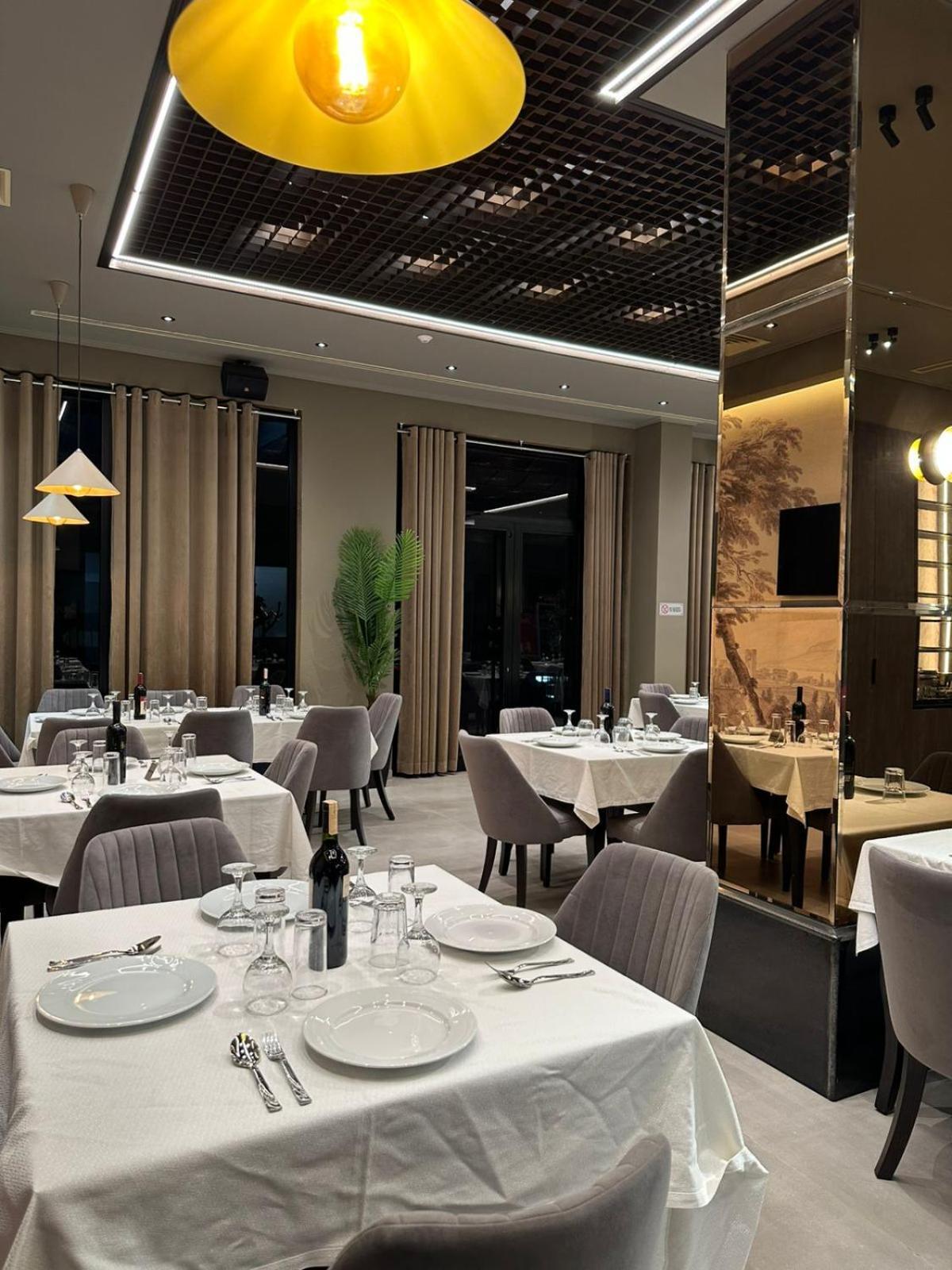 New Donantelo Hotel Vlorë Εξωτερικό φωτογραφία