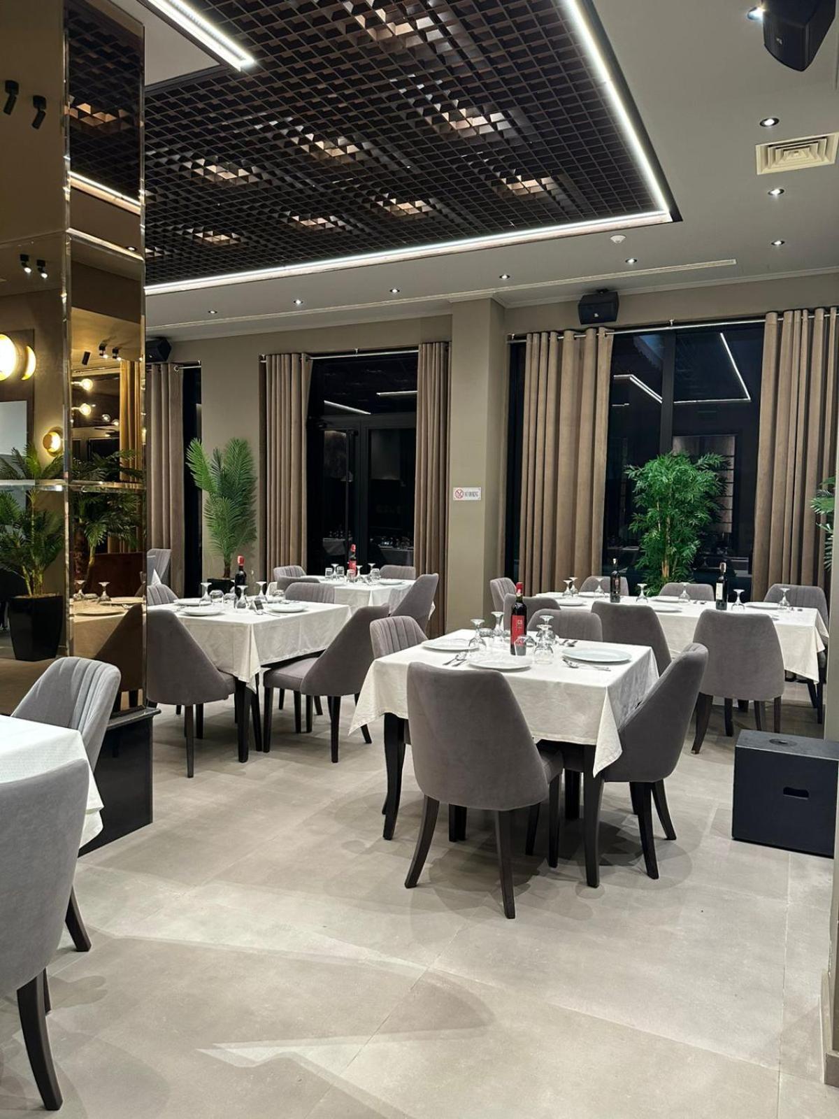 New Donantelo Hotel Vlorë Εξωτερικό φωτογραφία
